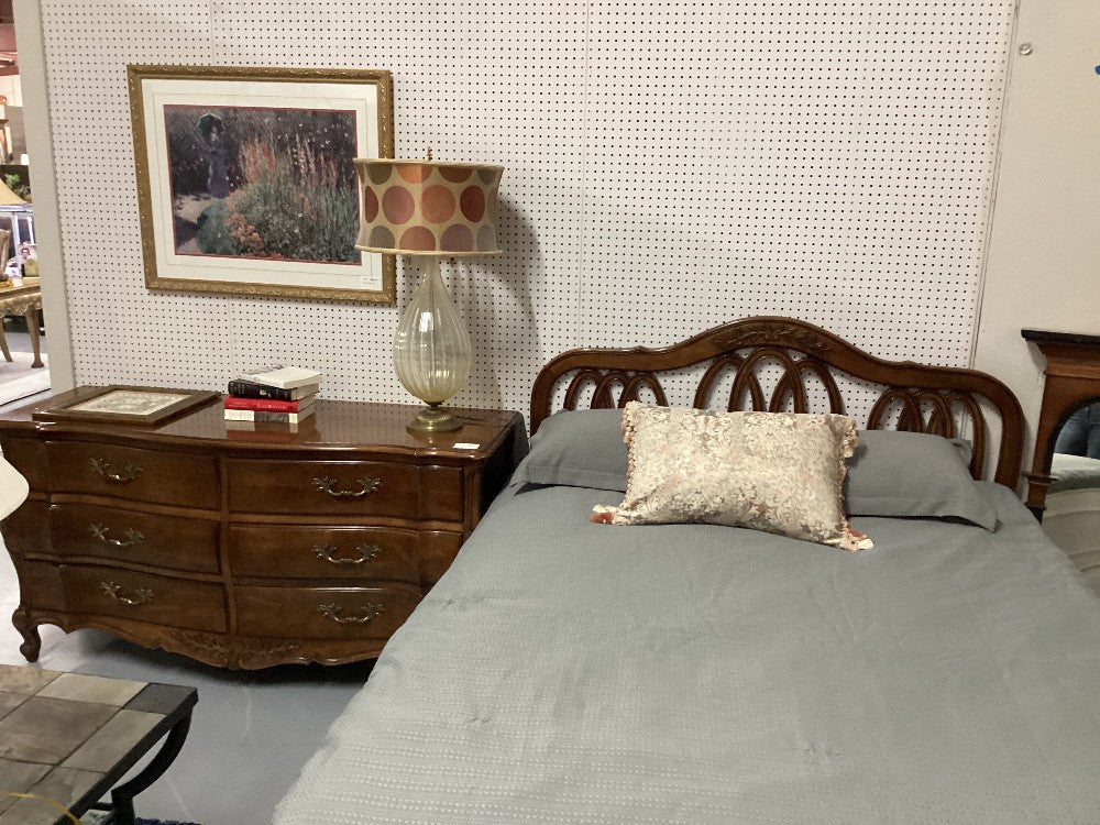 Queen French style bed and dresser|3195