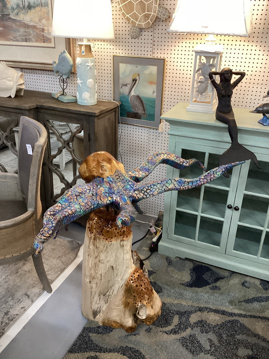 Teak Octopus on painted base|3422