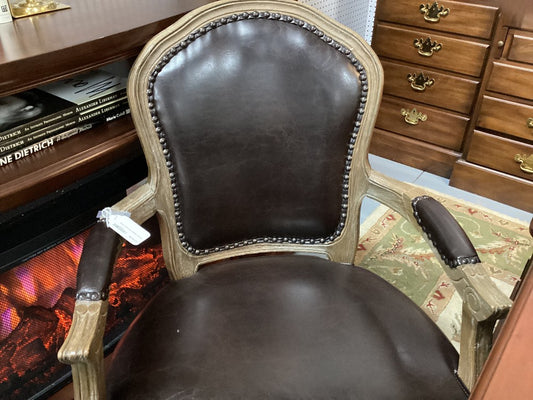 Brown leather nail head chair|3664