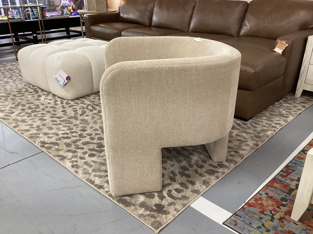 Safavieh Light Brown Half Moon Chair|3865