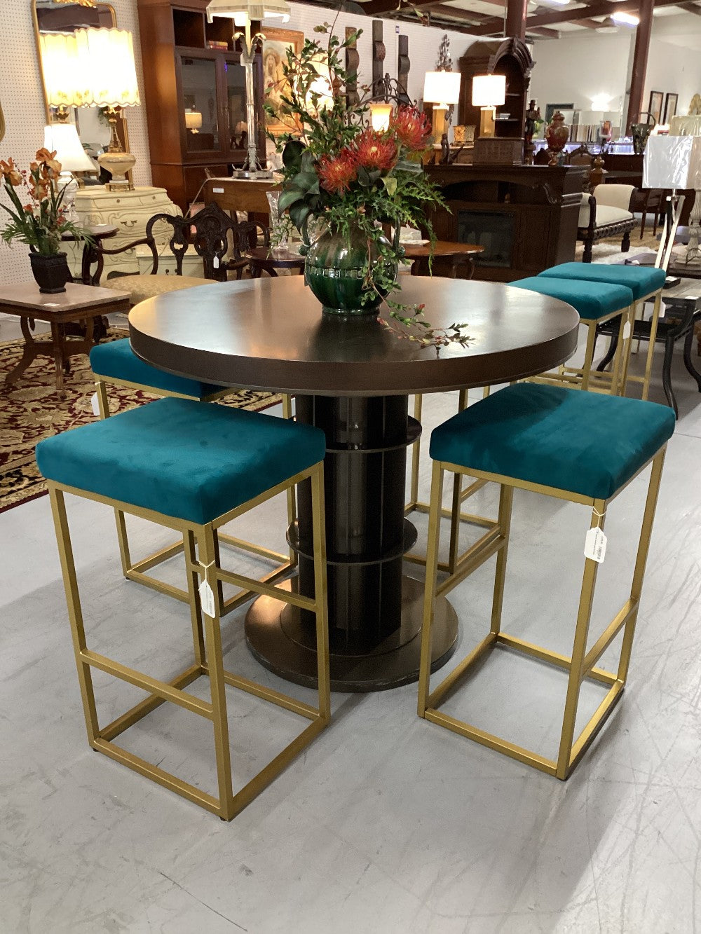 Square modern gold barstool|4100