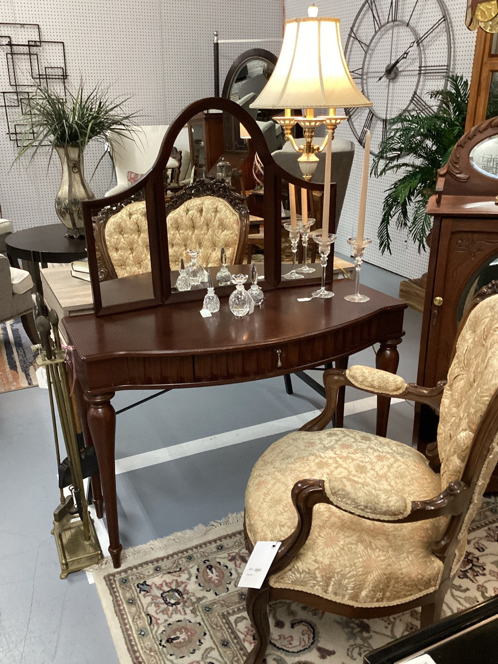 Vanity with mirror|4228