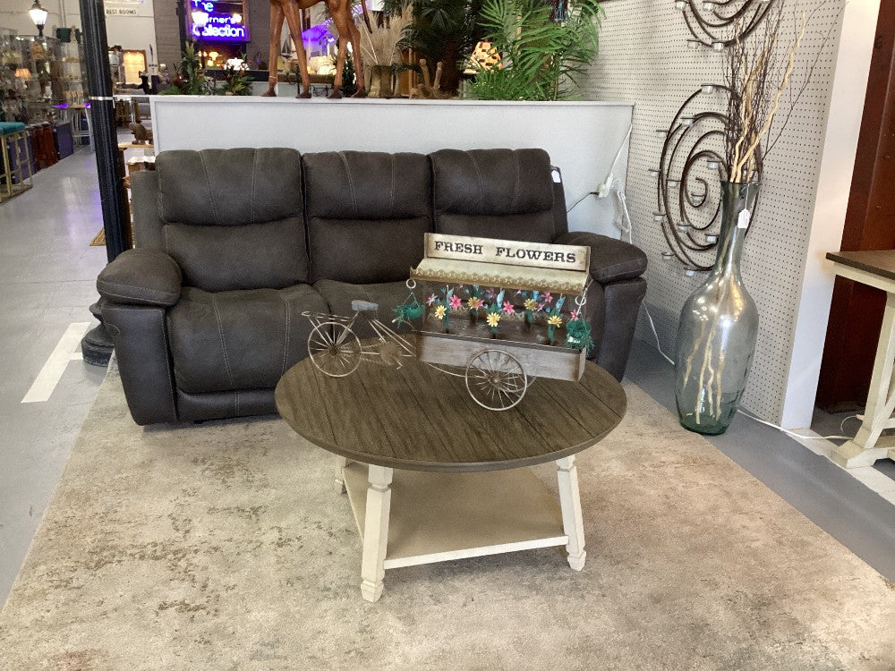 Round farmhouse style coffee table|4820