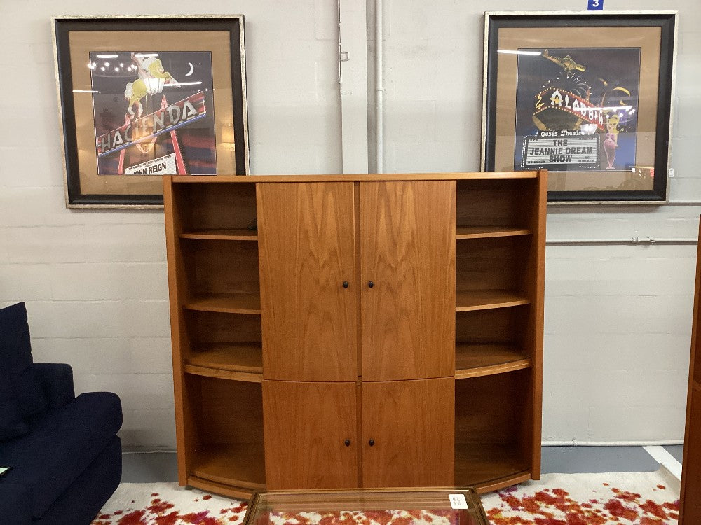 MCM curved front wall unit|4907