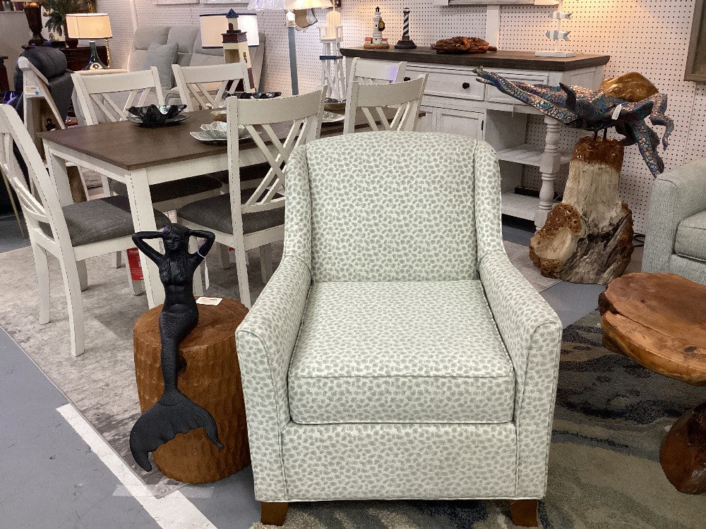 Green and white decorator chair|4941