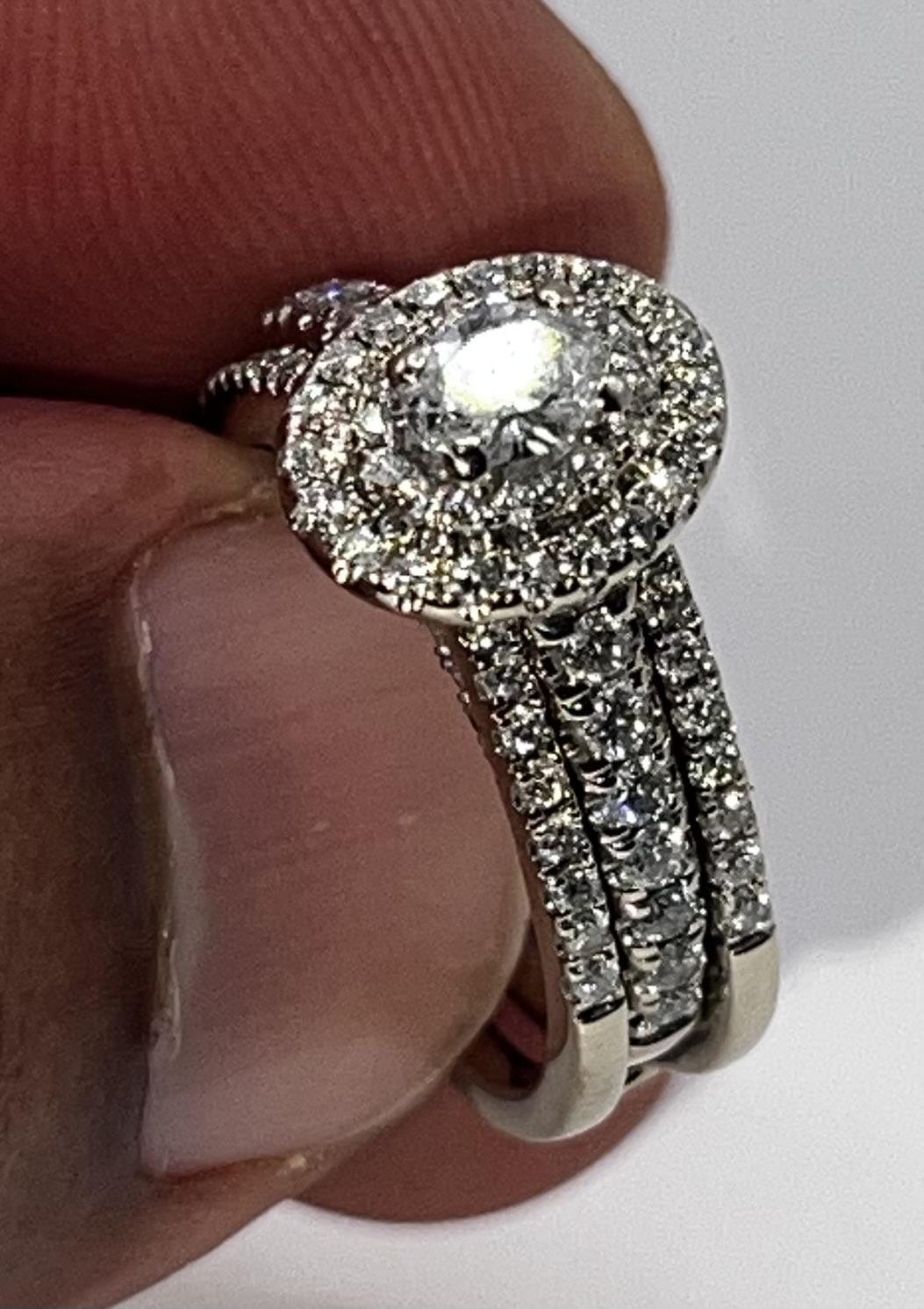 Vera Wang White Gold (14kt) Engagement Ring Set