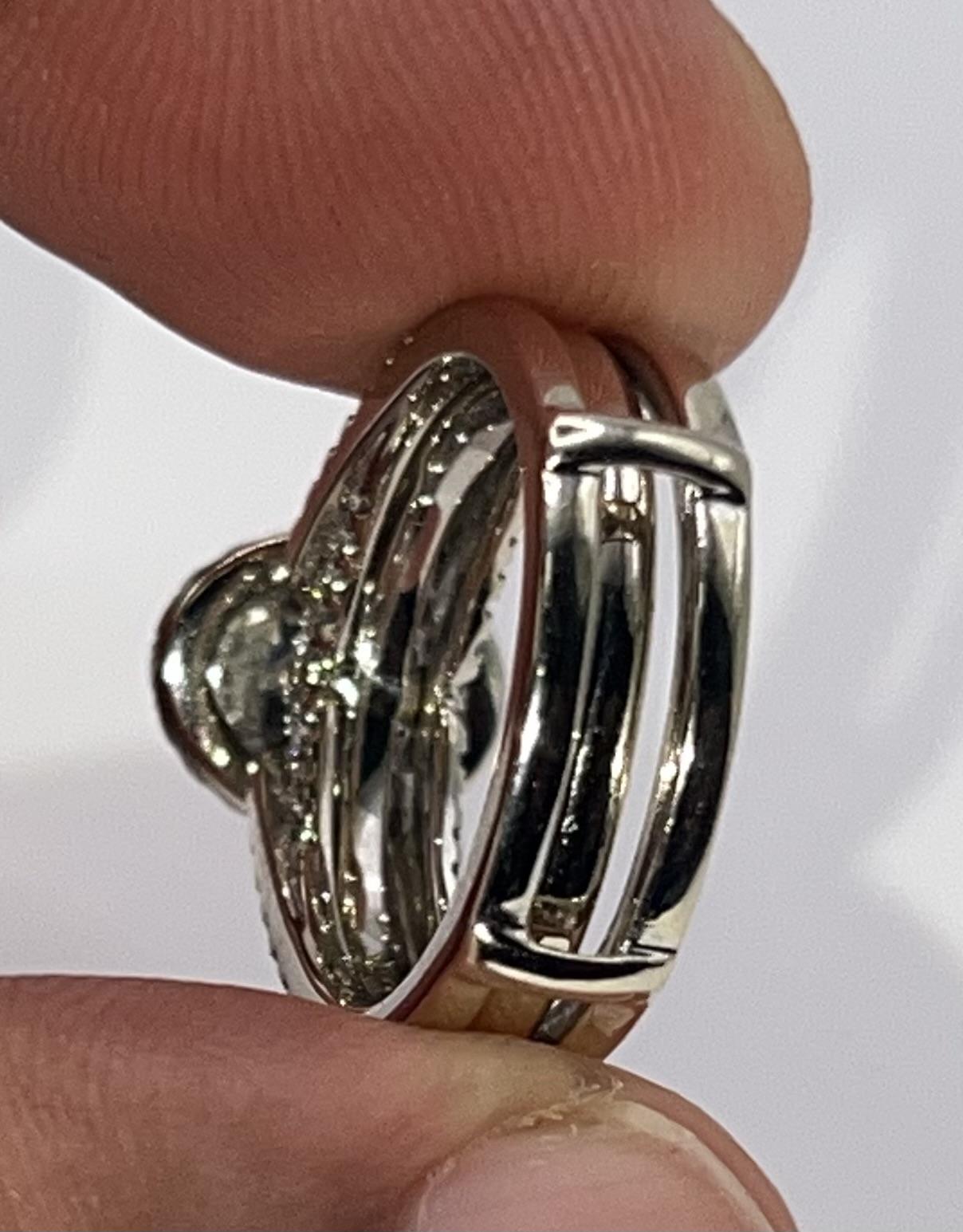 Vera Wang White Gold (14kt) Engagement Ring Set