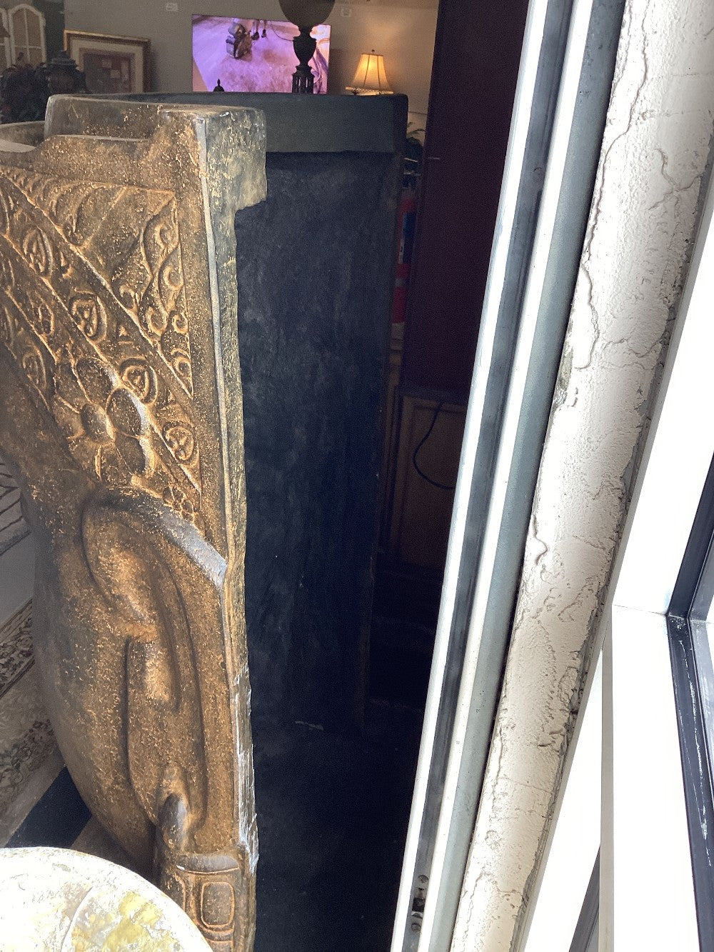 Concrete Fountain Face|3172