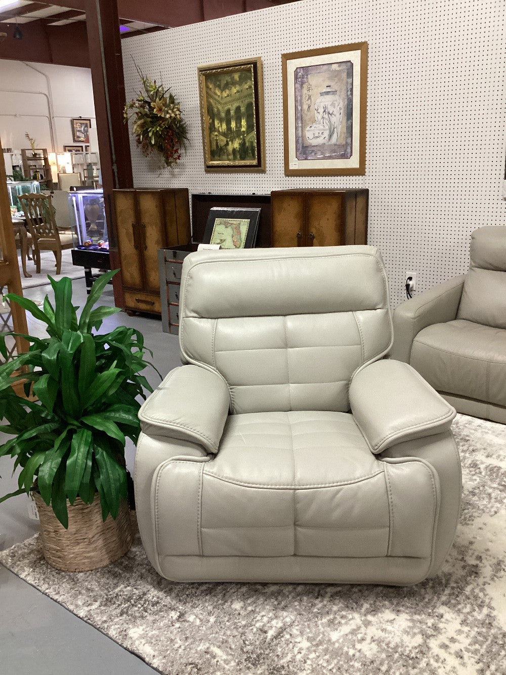 Gray electric recliner|3191
