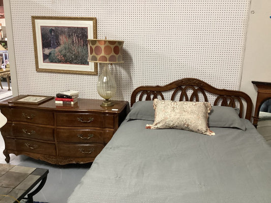 Queen French style bed and dresser|3195