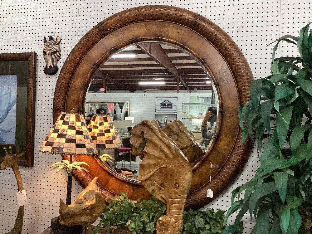 Round large Bahama style mirror|3297