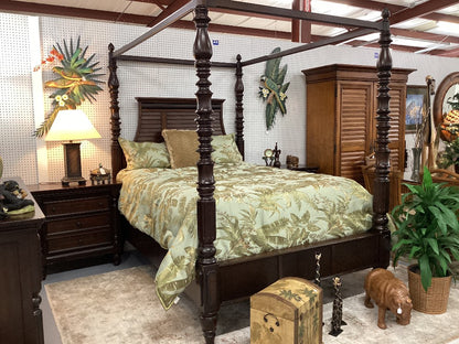 Queen Canopy Bedroom|3311