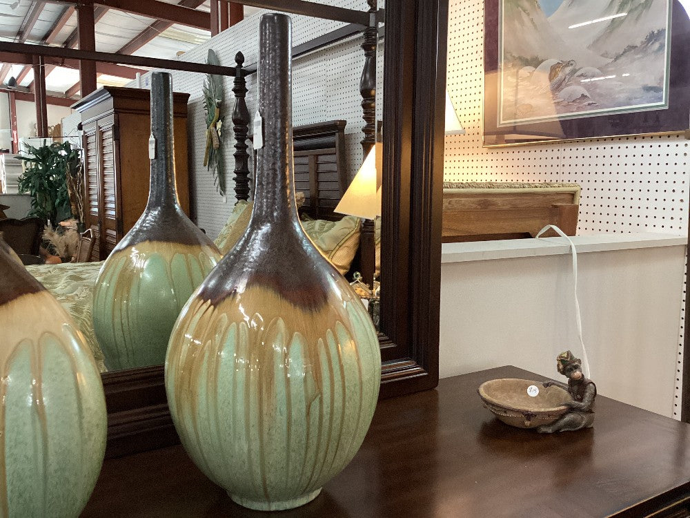 Long neck ceramic vase|3313