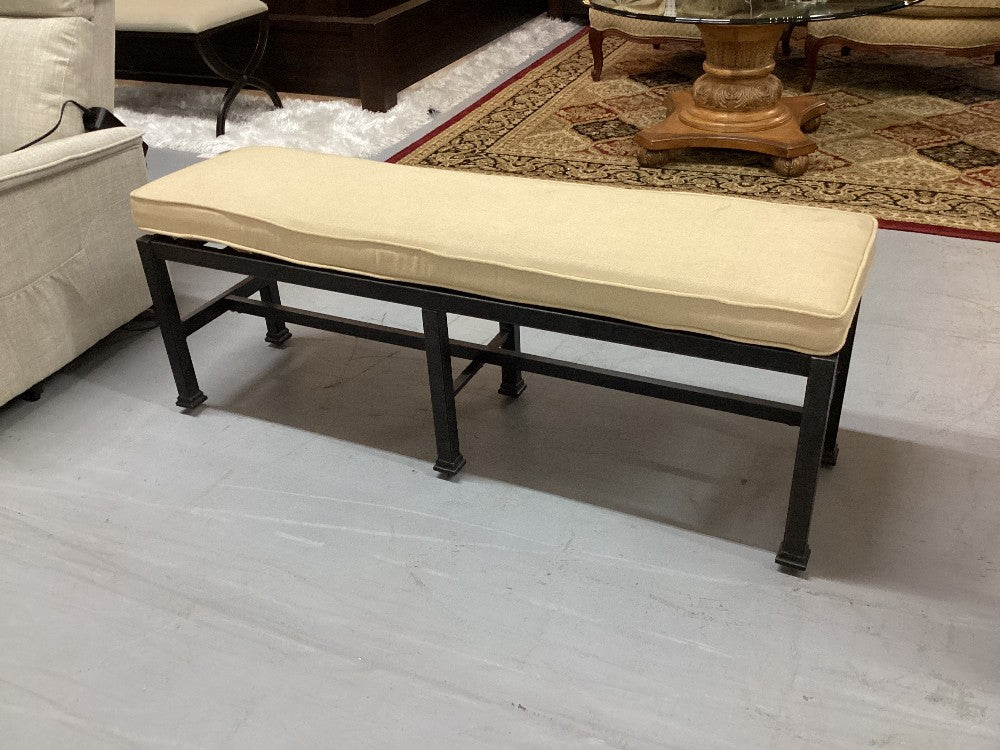 Metal bench with cushion|3330