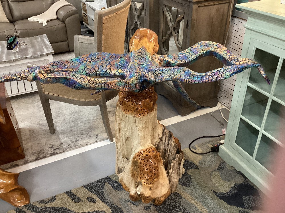 Teak Octopus on painted base|3423