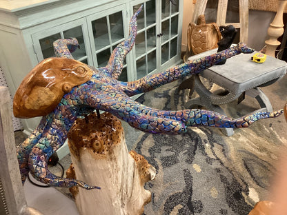 Teak Octopus on painted base|3425