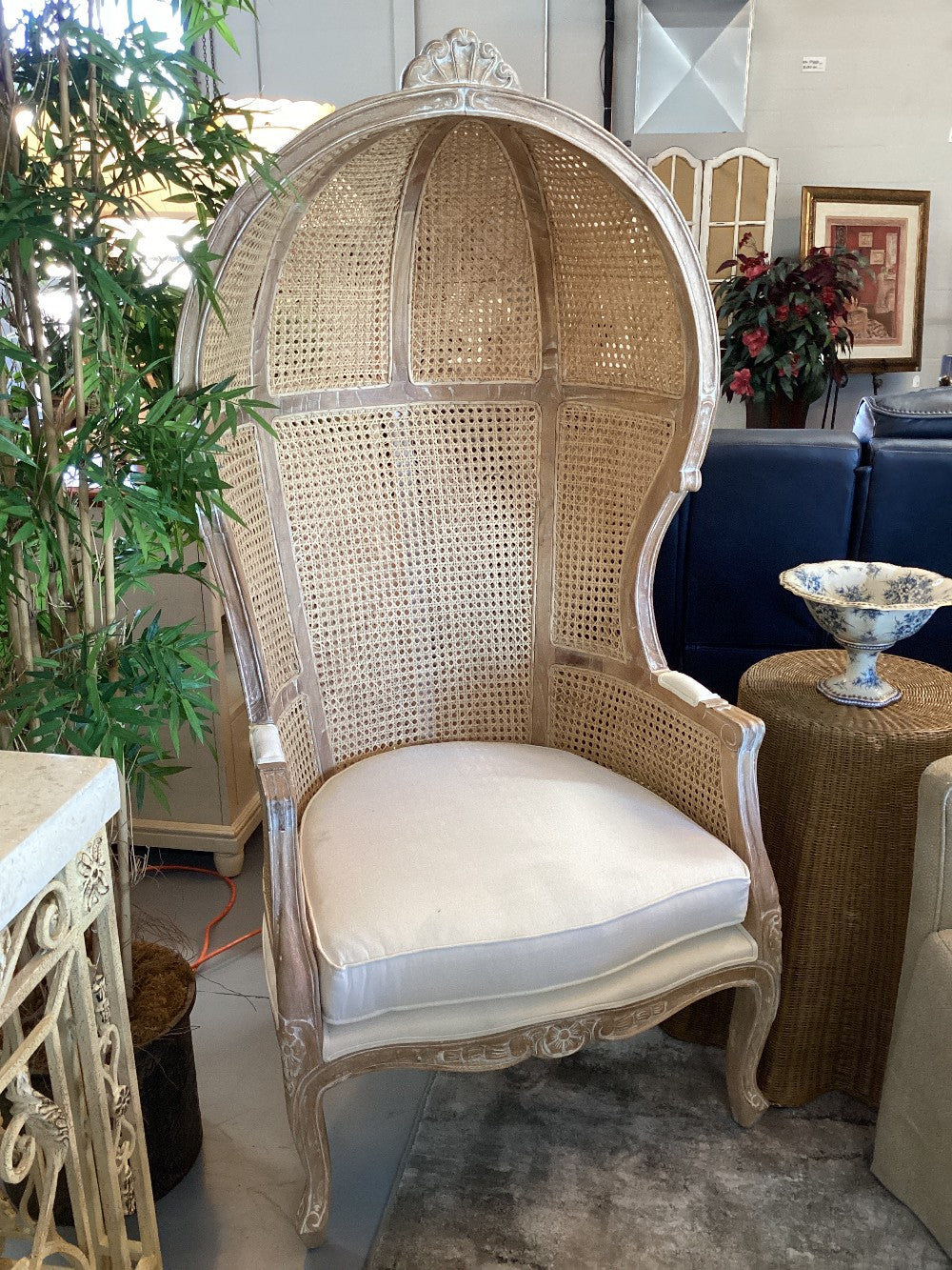 Cane balloon chair|3550