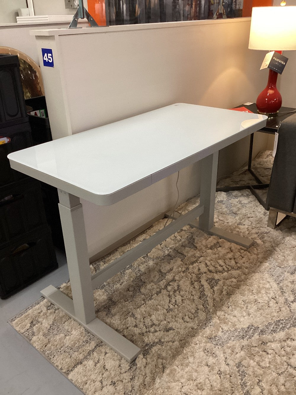 Adjustable Hight Desk. L 47 1/2. D 24|3611