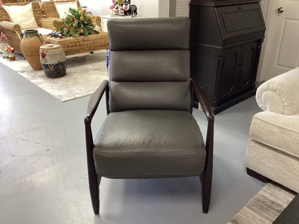 Gray leather manual recliner|3646