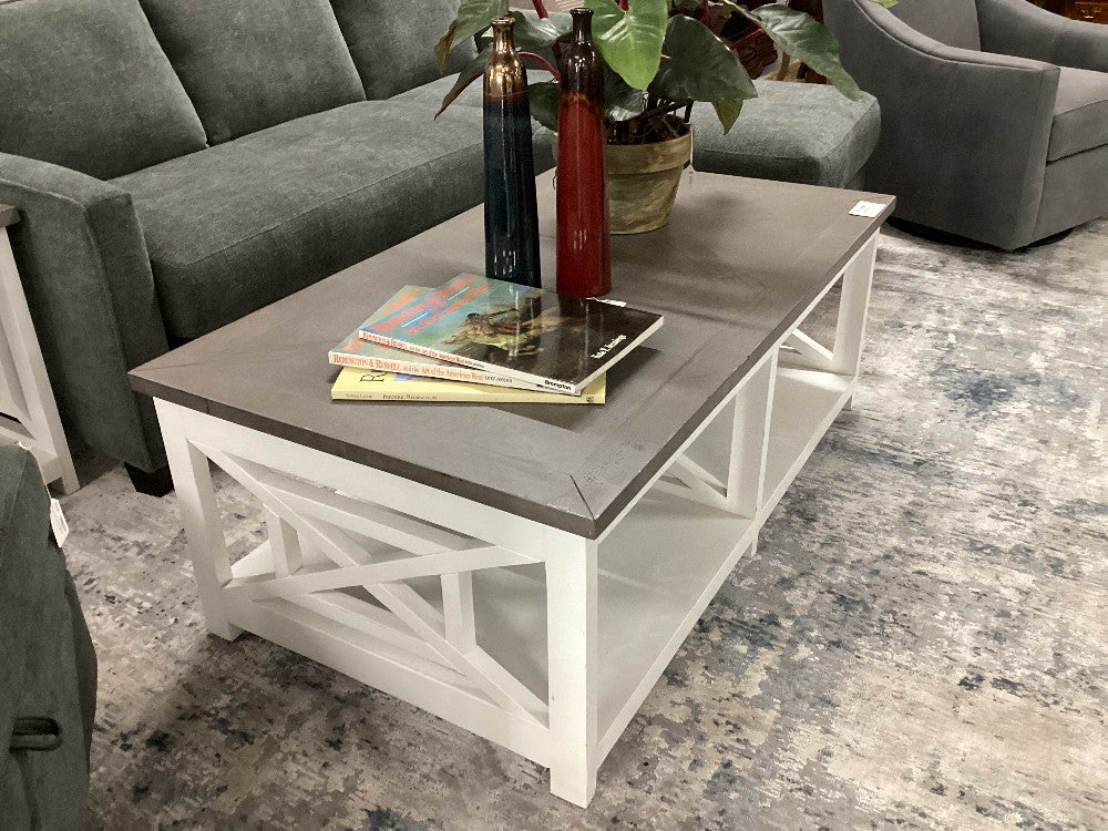 Farm style rolling coffee table|3650