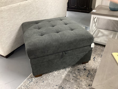 Thomasville Storage Ottoman|3654