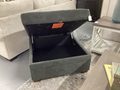 Thomasville Storage Ottoman|3655