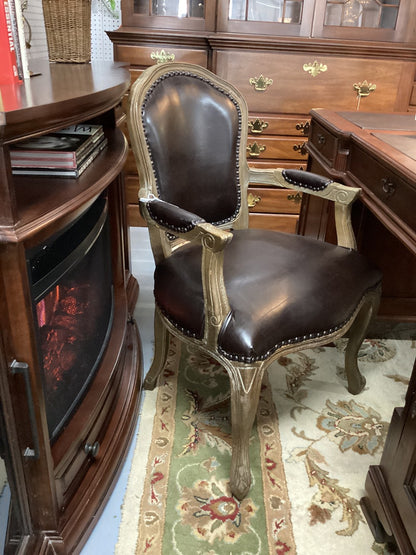 Brown leather nail head chair|3663
