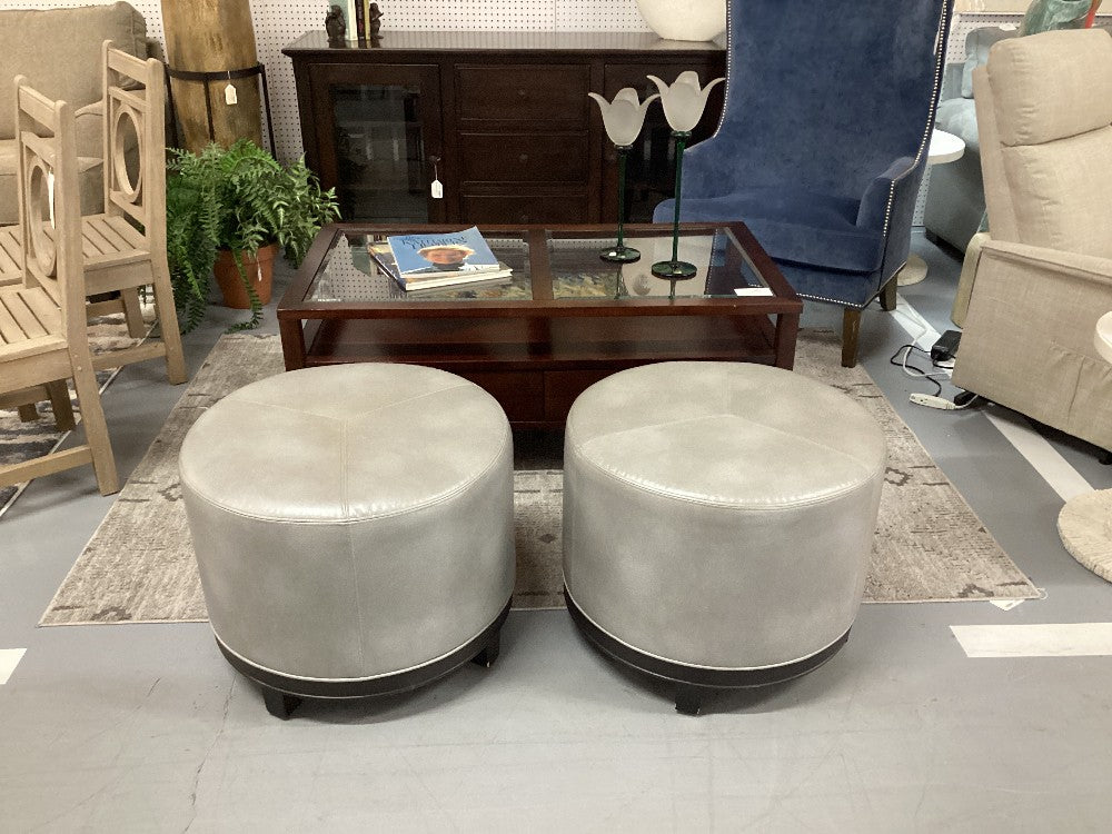 Gray round ottoman 24 W x 19H|3742