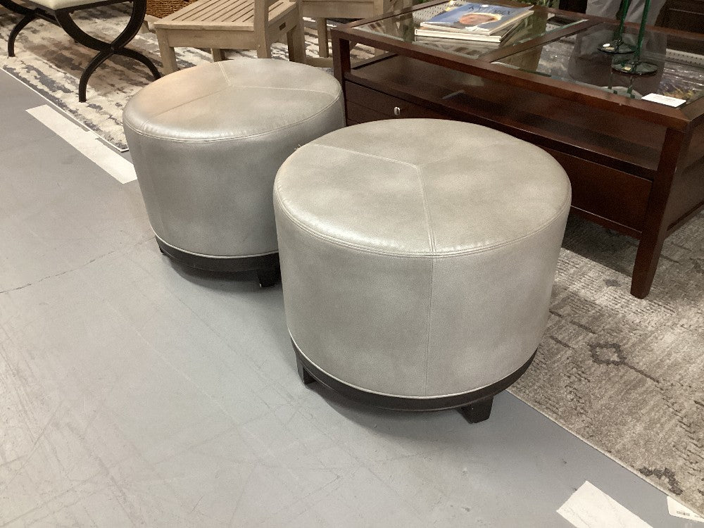 Gray round ottoman 24 W x 19H|3743