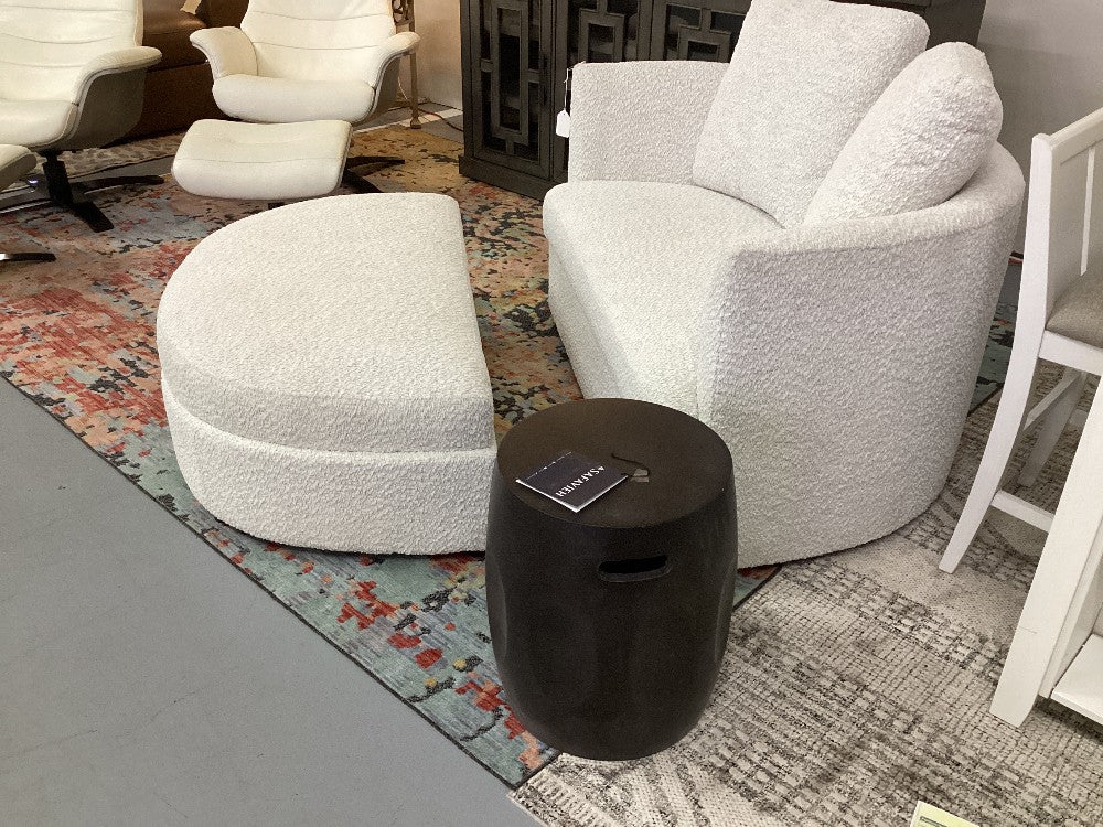 Safavieh ceramic stool 18x14|3746