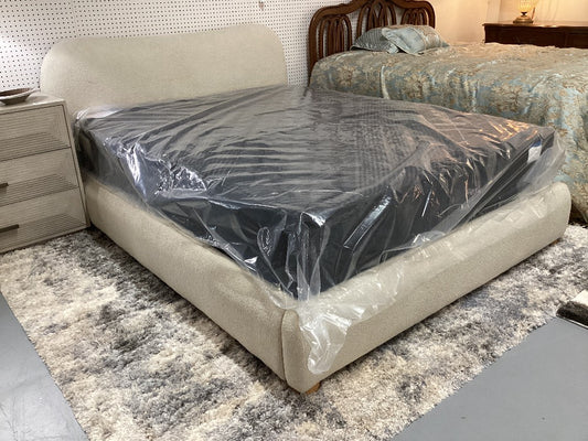 Safavieh upholstered platform bed|3771