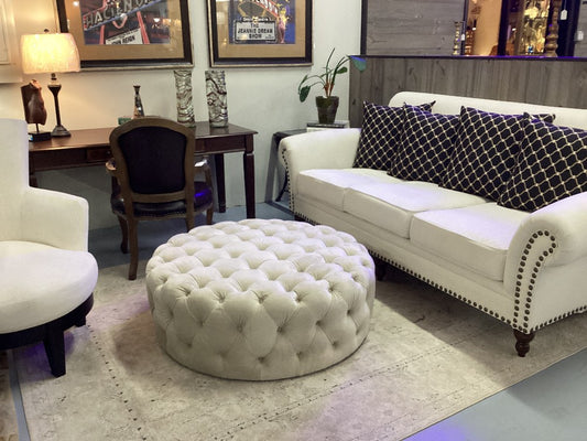 Velvet tufted round ottoman|3807