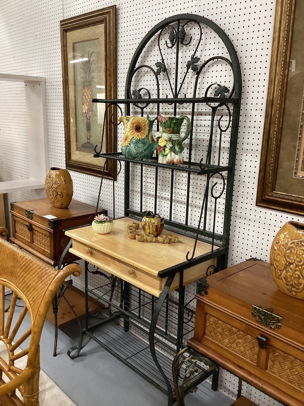 Metal and wood bakers rack|3845