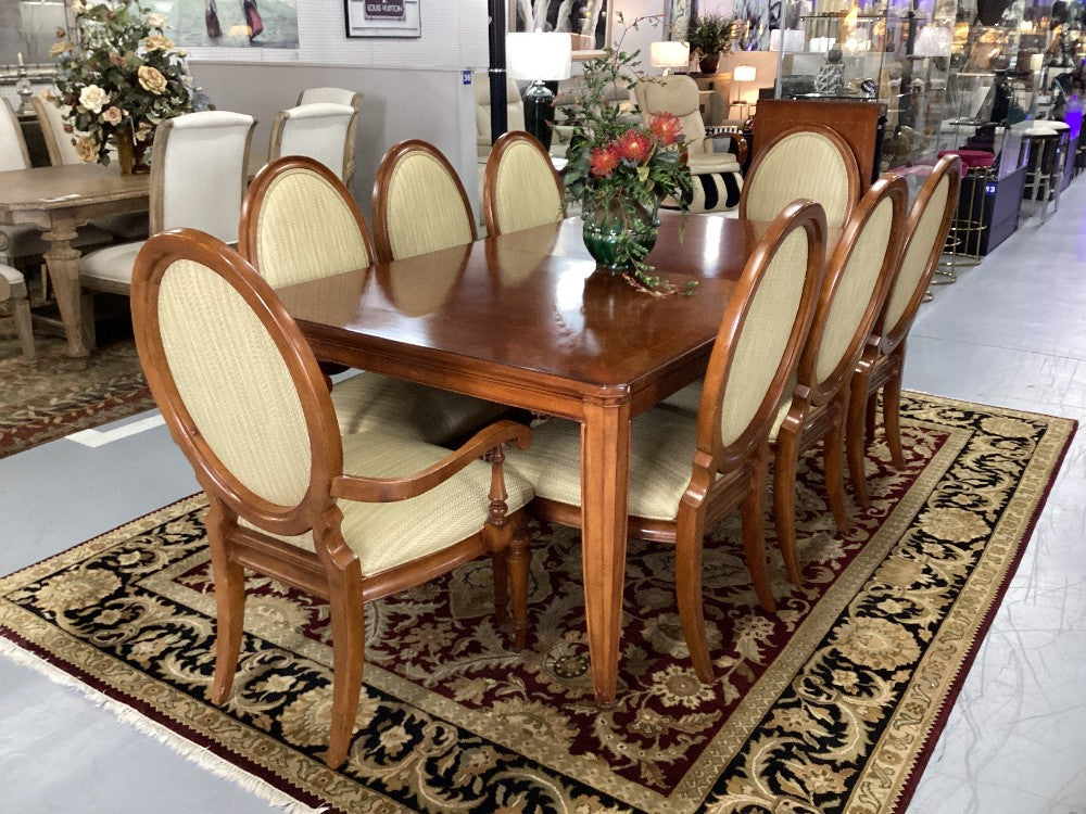 Thomasville dining with 8 chairs and 2 leafs|3876