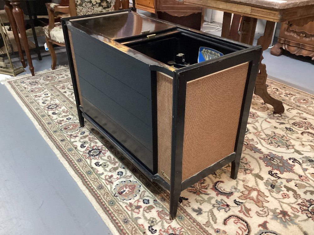 Black MCM Stereo Magnavox|3893