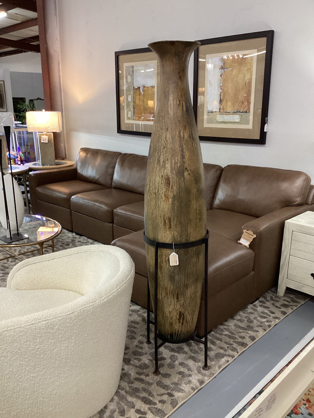 Decorative vase w/stand|3933