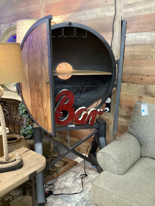 Porthole bar|3955