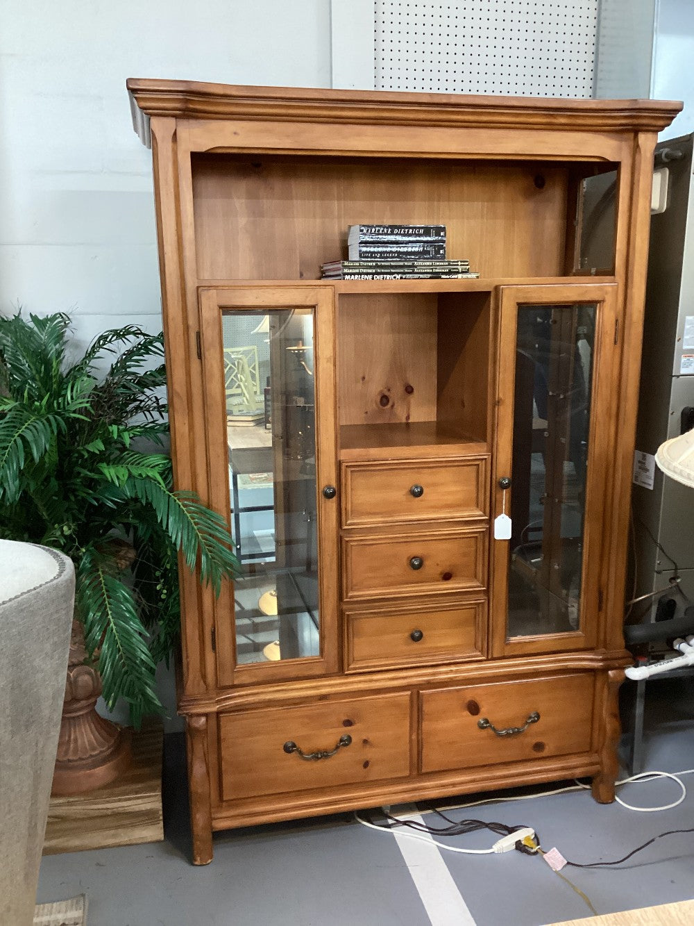 Cedar Cabinet w/ Glass shelves|4258
