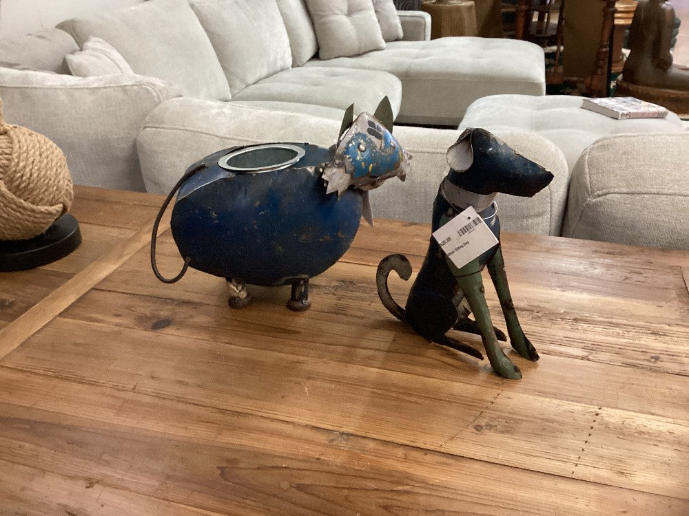 Metal Sitting Dog|4369