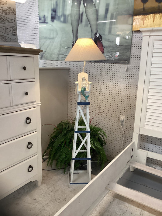 Lifeguard Fllor Lamp|4555