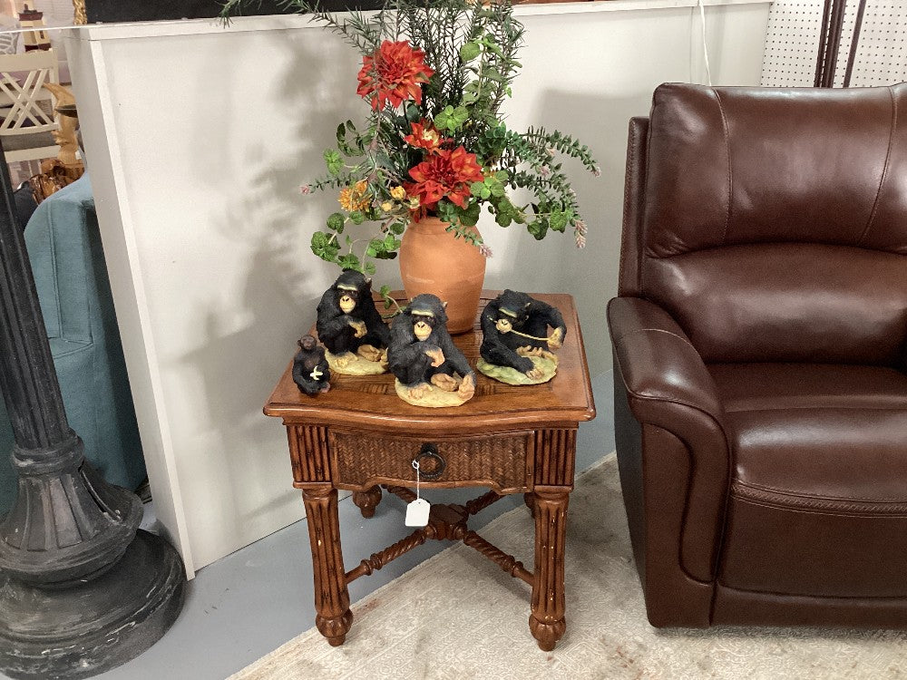 Wooden side table with drawer|4622