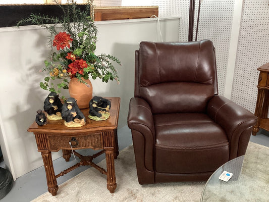 Brown leather electric recliner|4624