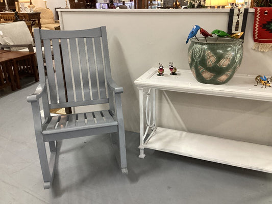 Gray rocking chair|4632