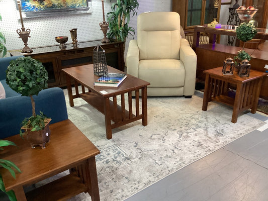 Set of three coffee table and two end tables|4641
