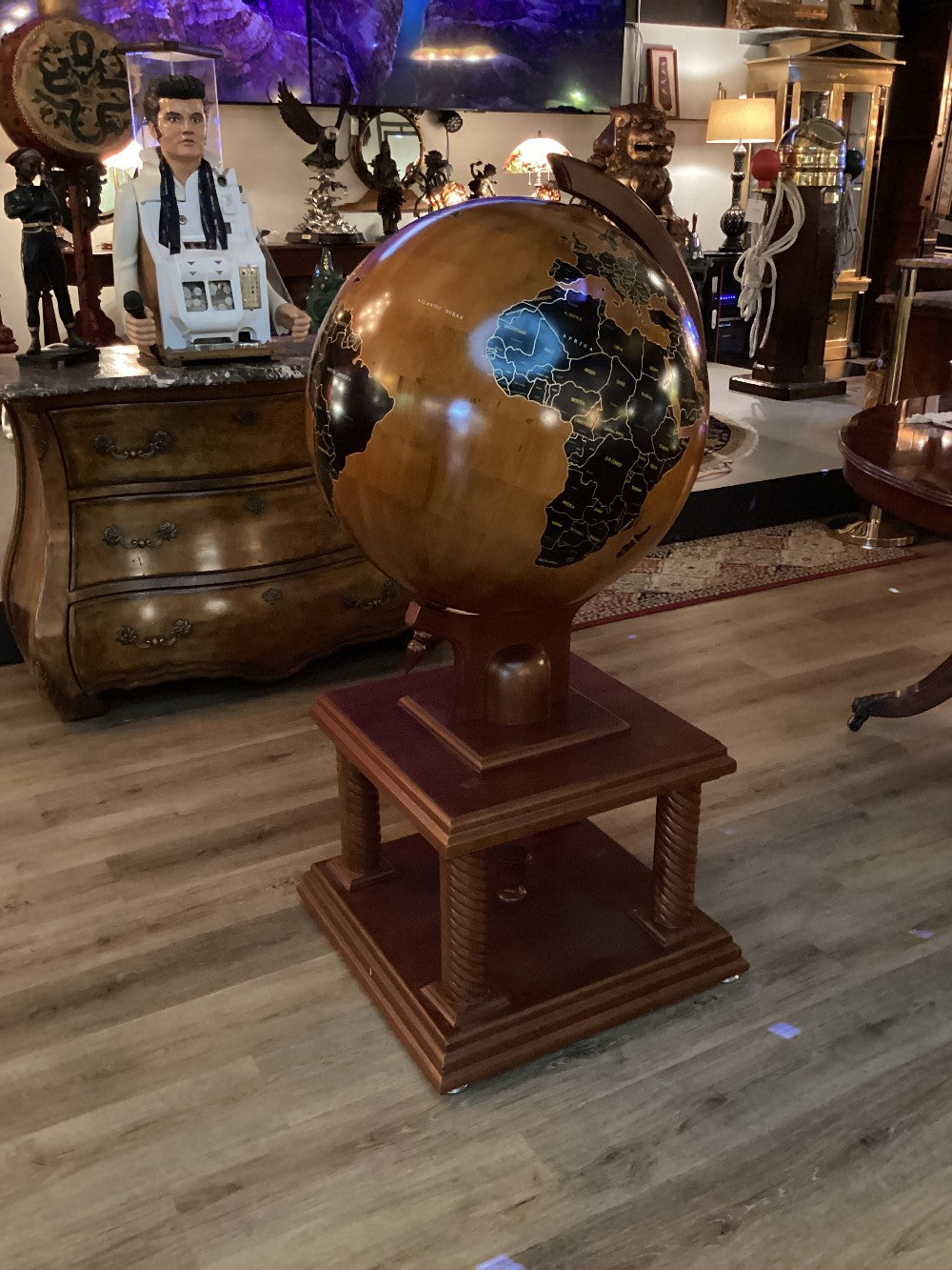 Wood pedestal globe|4662