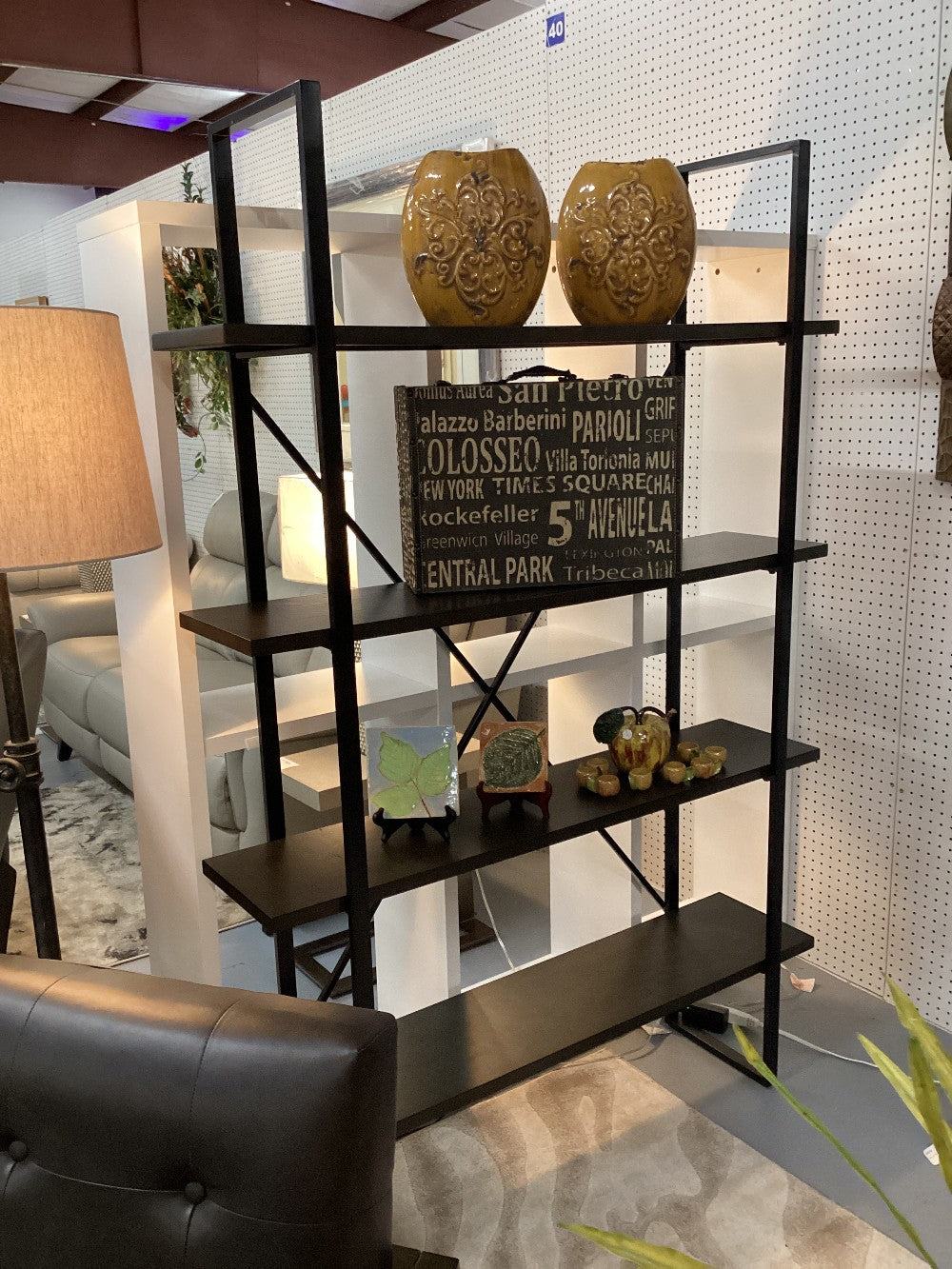 Four shelf bookshelf|4833