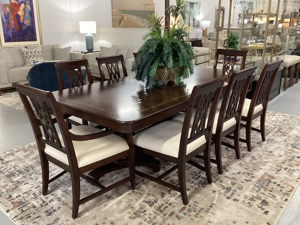 Ethan Allen banded mahogany dining table with 8 chairs and 2 leafs|5012