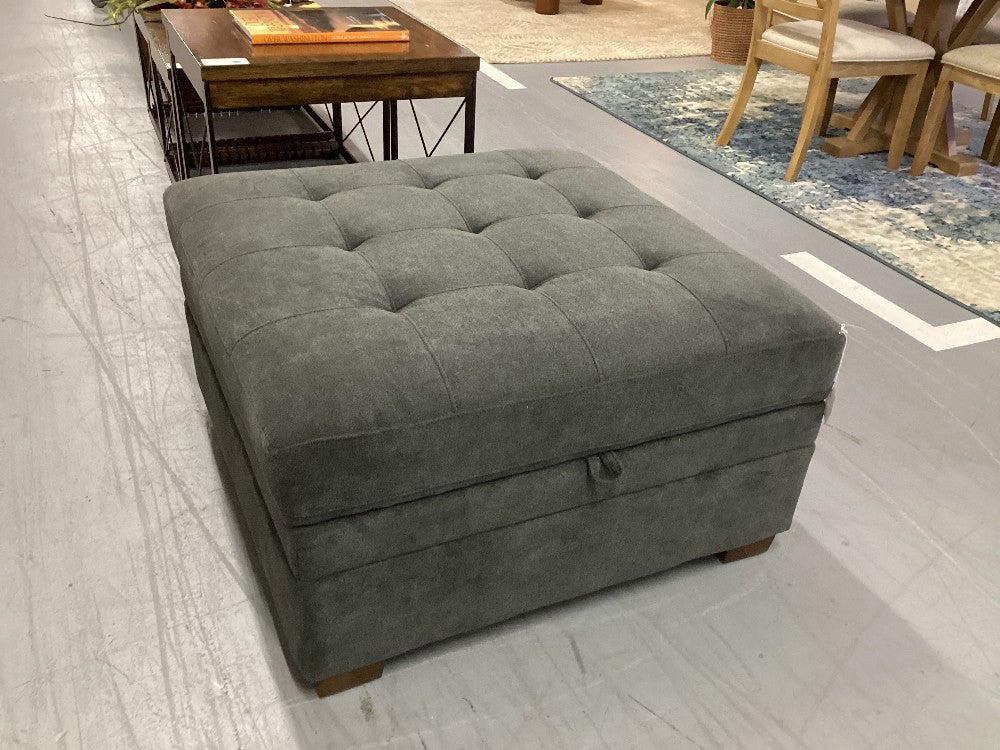 Thomasville Tisdale Storage Ottoman|5209