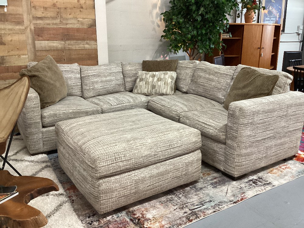 Sectional with ottoman|5311