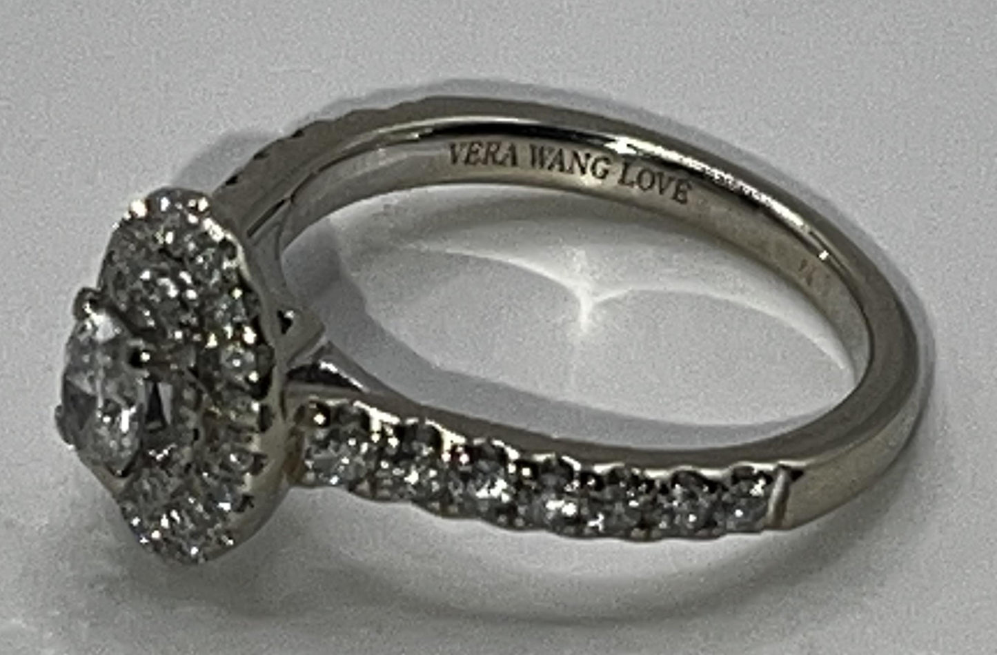 Vera Wang White Gold (14kt) Engagement Ring Set
